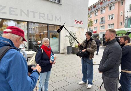 Ilona Moosdorf, Außenstellenleiterin in Gießen, wurde von einem Team von RTL interviewt.